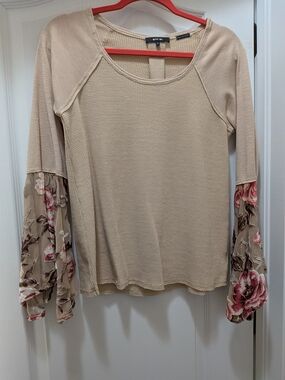 Miss Me Beige Floral-Sleeve Womens Top